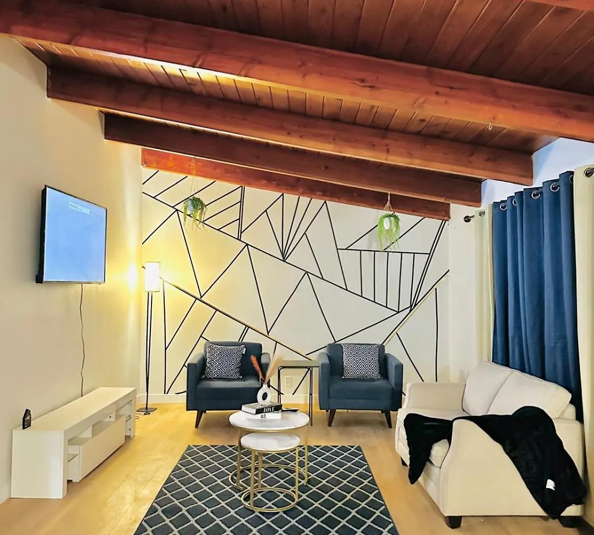 P&N Suites - Queen Room- Dubai Edmonton 0*,